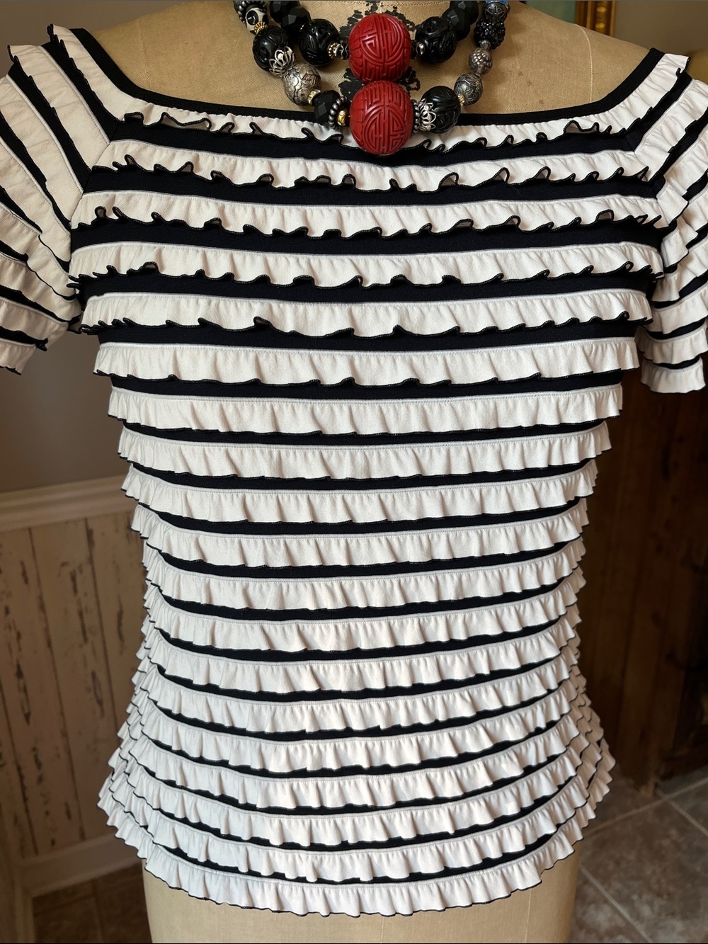 Joseph Ribkoff Black and Cream Ruffle Stripe Top sz 10 couture!